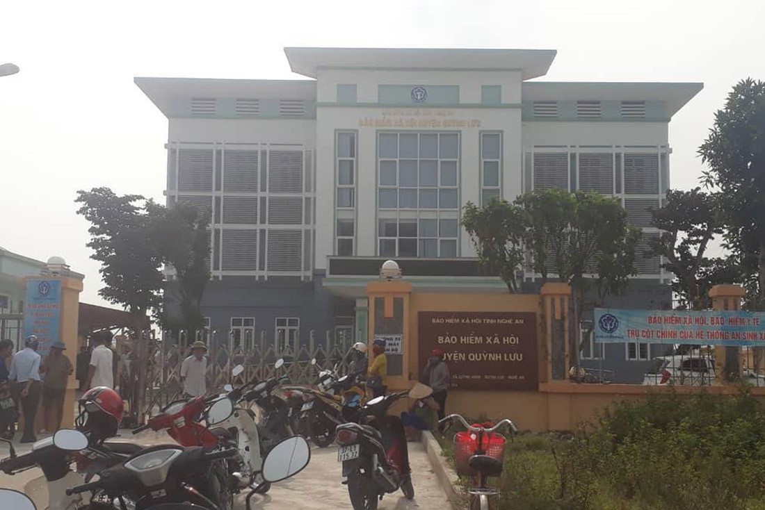 Vụ giết bảo vệ BHXH ở Nghệ An: Mất xe máy, phòng thủ quỹ bị lục tung - Ảnh 1.