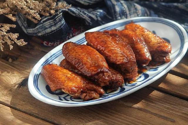 Dùng nồi cơm điện làm món cánh gà om Coca mềm ngon xuất sắc - Ảnh 6. Dùng nồi cơm điện làm món cánh gà om Coca mềm ngon xuất sắc - Ảnh 6.