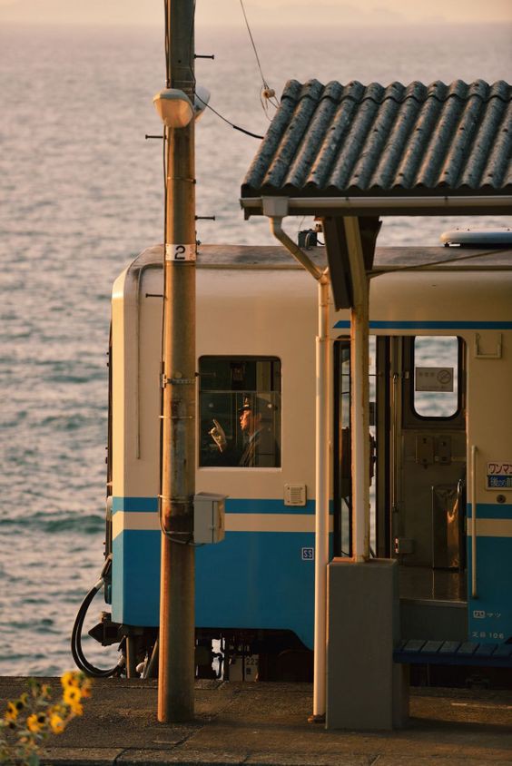 “Nhà ga cô độc” nhất Nhật Bản: Đẹp như tranh vẽ khiến ai cũng ngỡ bước ra từ “Vùng đất linh hồn” nhưng sự thật lại không lung linh như vậy - Ảnh 1.