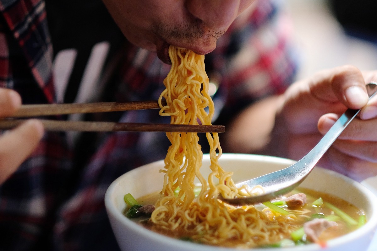 Mì gói có thể ăn liền, chỉ những giá trị bên trong là tồn tại mãi