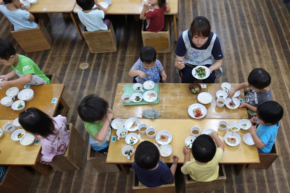 Vũ khí bí mật ngăn ngừa nạn béo phì ở trẻ em Nhật Bản - Ảnh 1.
