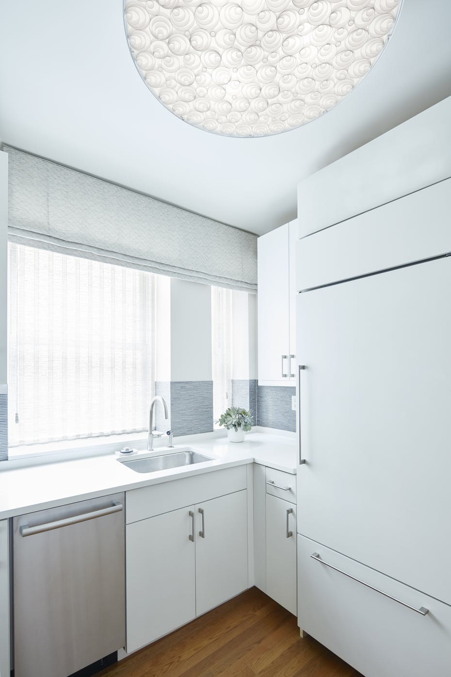 Có những căn bếp bé hạt tiêu nhưng lại tiện dụng đến không ngờ - Ảnh 12. Có những căn bếp bé hạt tiêu nhưng lại tiện dụng đến không ngờ - Ảnh 12.