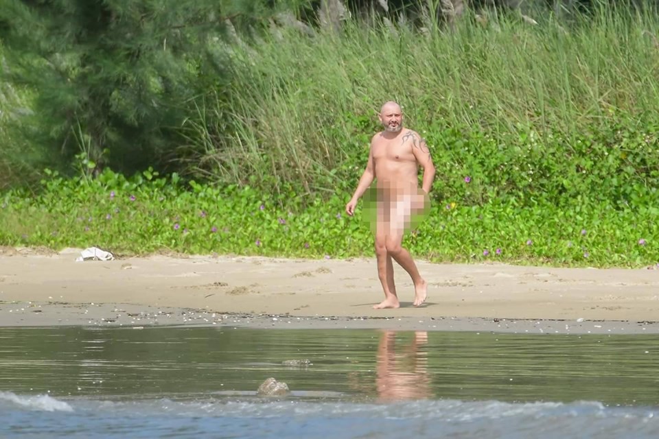 Truy tìm tung tích người đàn ông nước ngoài khỏa thân tắm biển Đà Nẵng - Ảnh 1.