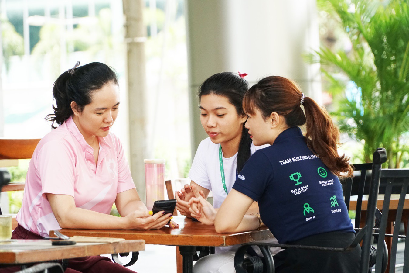 Tận hưởng hạnh ph&uacute;c đơn giản mỗi ng&agrave;y c&ugrave;ng Manulife - Ảnh 2.