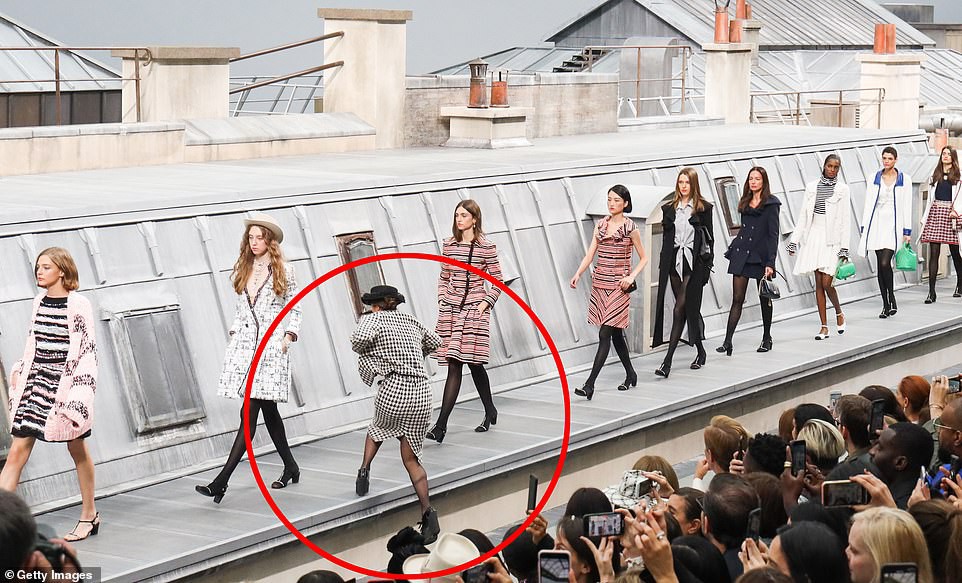 Chanel Spring Summer 2023 Collection at Paris Fashion Week Photos   Footwear News