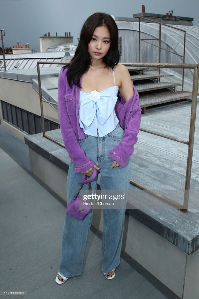 Jennie - đại sứ Chanel với 3 lần đi fashion week: Lần đầu an toàn mà nhạt, lần mới lòe loẹt nhưng khó ngấm - Ảnh 8.