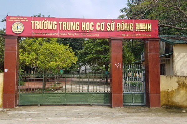 Phụ huynh phải đóng tiền... hỗ trợ xăng xe cho giáo viên - Ảnh 1.