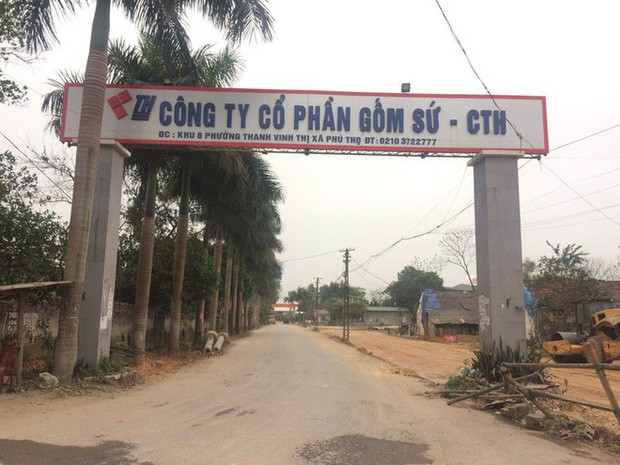 Công ty CP gốm sứ Thanh Hà phủ nhận việc thuê các đối tượng đổ trộm dầu thải ra nguồn nước sông Đà - Ảnh 1.