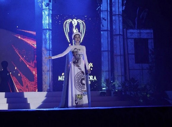 Đại diện Việt Nam tiếp tục gặt hái thành tích đáng nể tại Miss Earth 2019 dù không giỏi tiếng Anh - Ảnh 2.