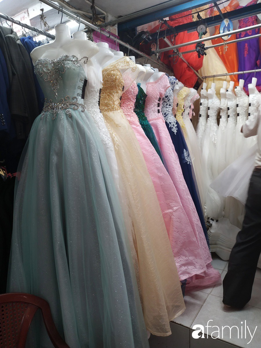Vào mùa cưới, người Sài Gòn lại rủ nhau tới khu chợ đồ cưới “bao rẻ, bao đẹp” ở quận Tân Bình - Ảnh 10.