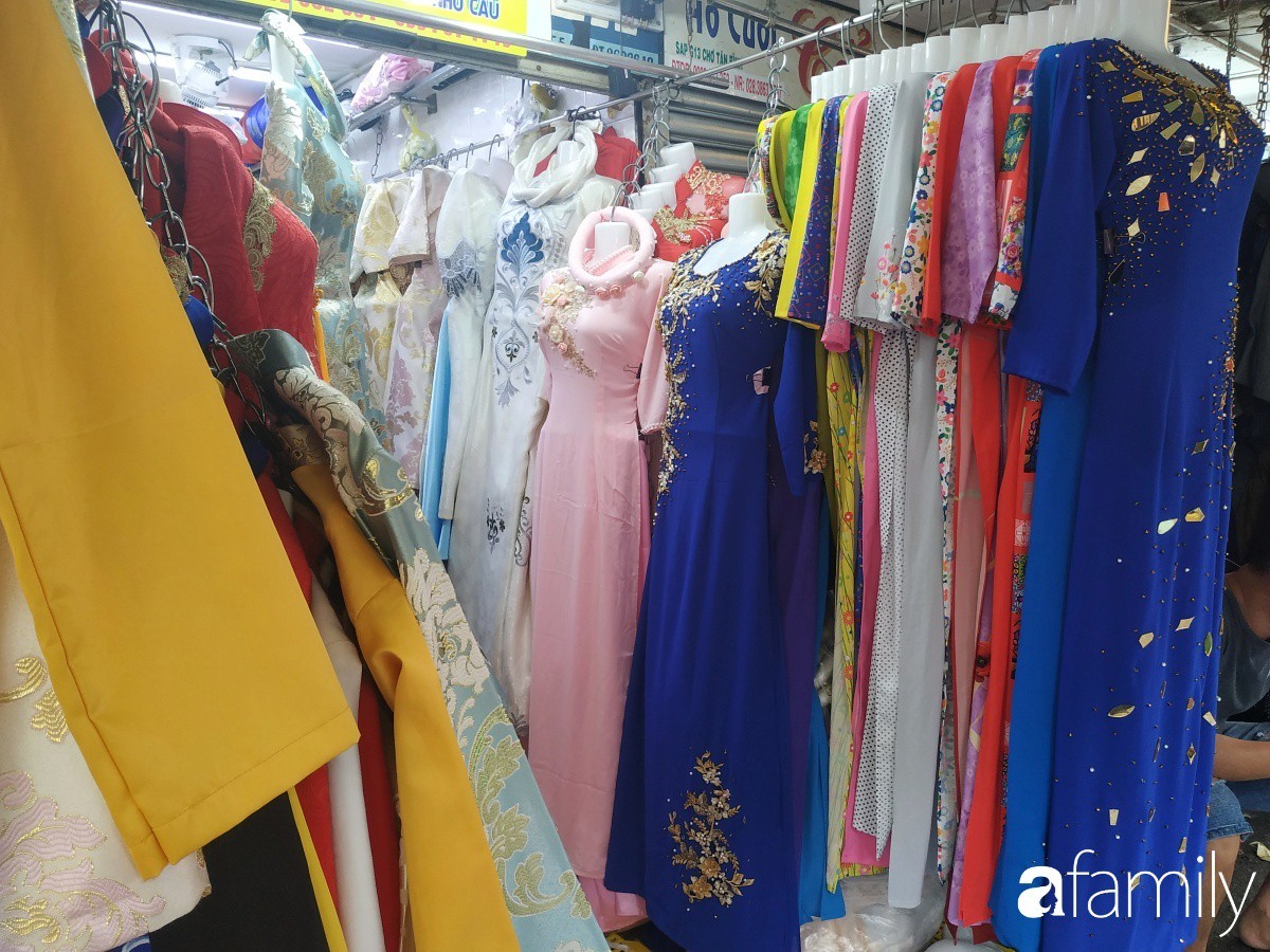 Vào mùa cưới, người Sài Gòn lại rủ nhau tới khu chợ đồ cưới “bao rẻ, bao đẹp” ở quận Tân Bình - Ảnh 12.