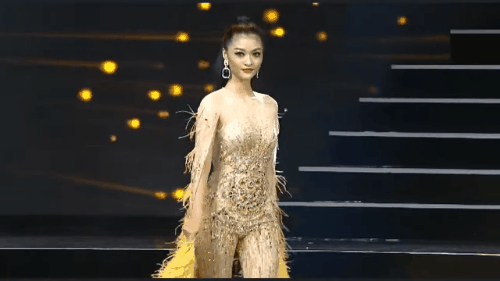 3 chiến thuật trang phục giúp Kiều Loan ghi điểm tại Hoa hậu Hòa bình Quốc tế 2019  - Ảnh 5.