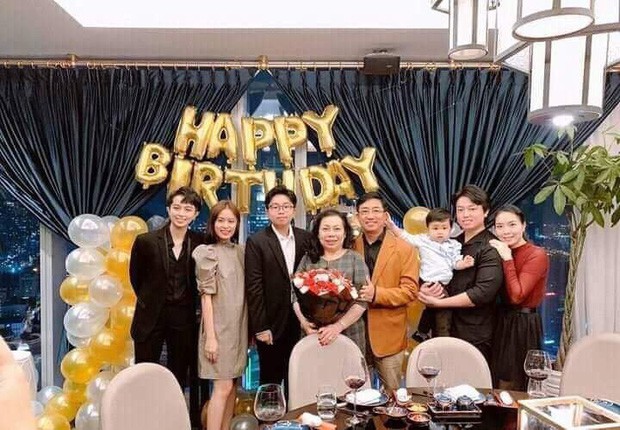 Liên tục im lặng trước tin đồn hẹn hò, Hoàng Thùy Linh lại tới tận nhà chúc mừng sinh nhật mẹ Gil Lê - Ảnh 1.