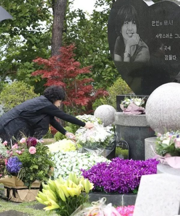 Xót xa với chia sẻ của con gái nữ diễn viên quá cố Choi Sin Sil sau 11 năm mẹ tự vẫn qua đời: Hi vọng kiếp sau vẫn là con gái mẹ  - Ảnh 3.