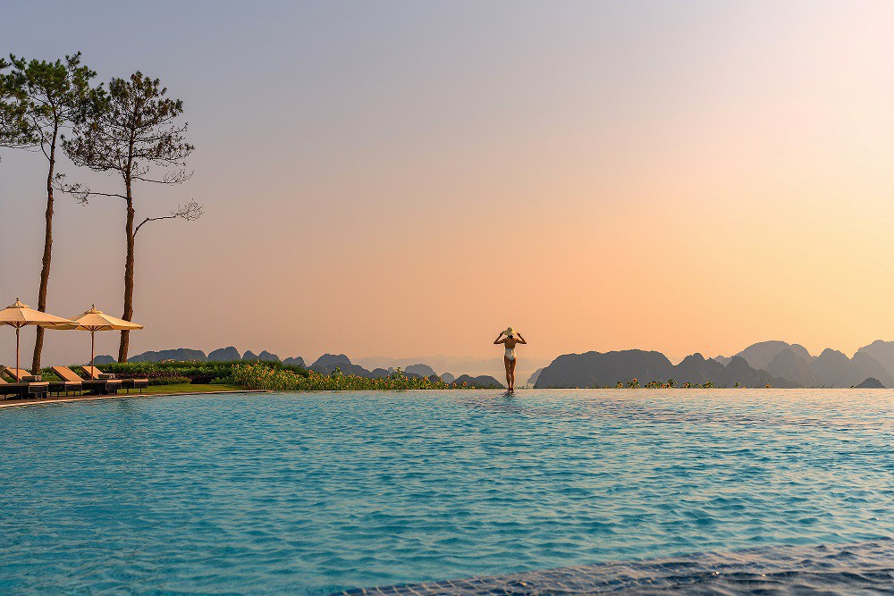 Độc đáo những bể bơi có tầm nhìn đẹp nhất nhì Việt Nam - Ảnh 3.