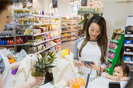 Thứ S&aacute;u b&ugrave;ng nổ niềm vui v&igrave; cả nh&agrave; ai cũng c&oacute; qu&agrave;, ưu đ&atilde;i thả ga c&ugrave;ng Vietcombank - Ảnh 1.