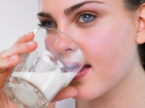 Sữa rất tốt nhưng không phải ai cũng uống được, đặc biệt là 7 đối tượng này - Ảnh 1.