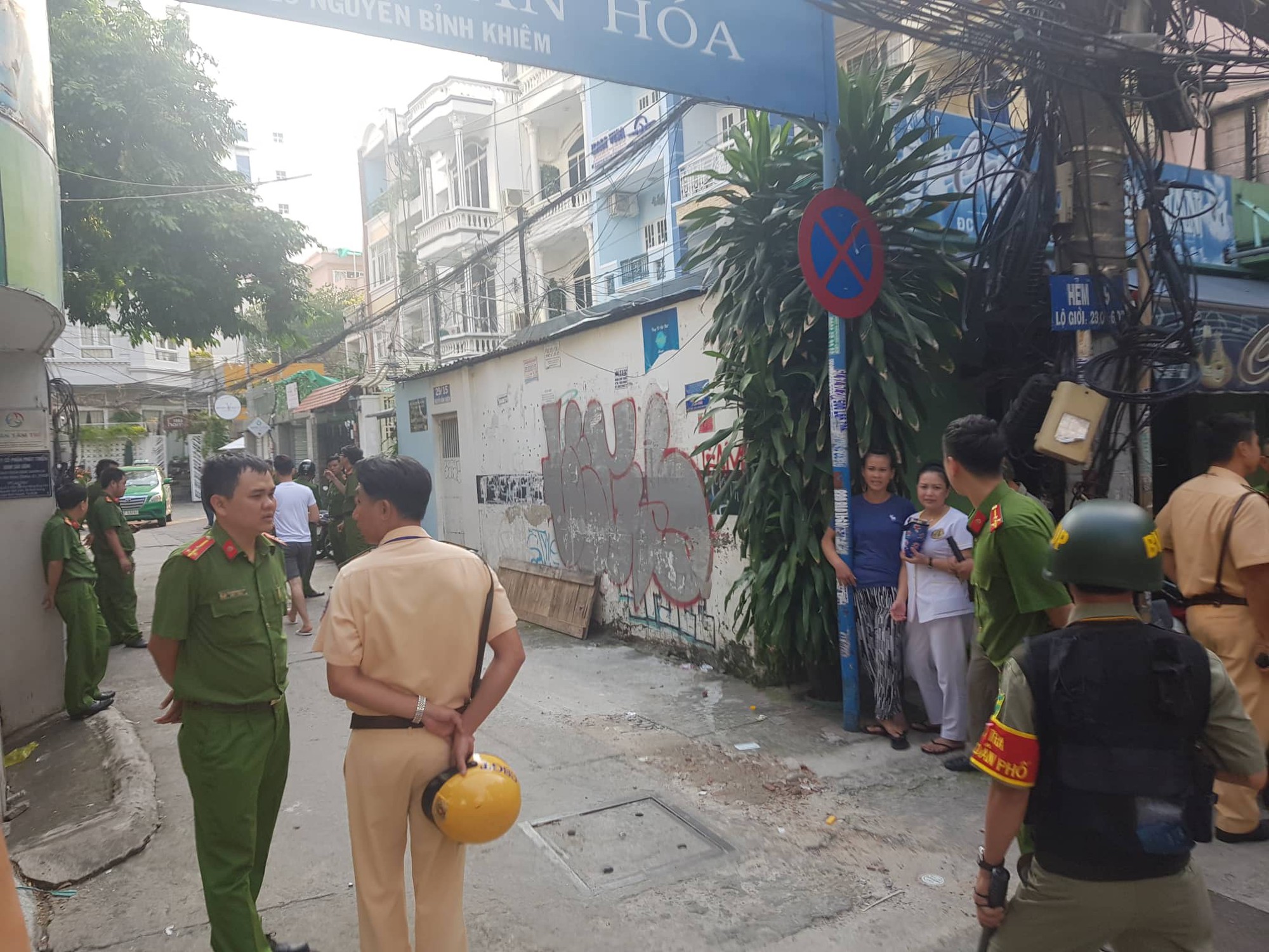 [Nóng] Thực nghiệm hiện trường vụ thẩm phán, giảng viên kiểm sát bị tố bắt trẻ em - Ảnh 1.