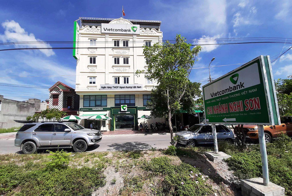 Nóng: Nguyên Thượng úy công an là người cầm súng xông vào ngân hàng Vietcombank ở Thanh Hóa - Ảnh 2.