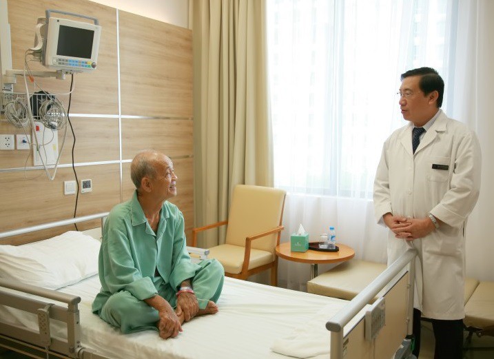 Thoát “nỗi lo kép” trước khi lên bàn mổ tim - Ảnh 2. Thoát “nỗi lo kép” trước khi lên bàn mổ tim - Ảnh 2.