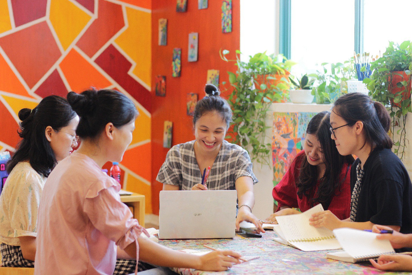 Khi phụ nữ khởi nghiệp: Khó khăn song hành cùng lợi thế - Ảnh 2. Khi phụ nữ khởi nghiệp: Khó khăn song hành cùng lợi thế - Ảnh 2.