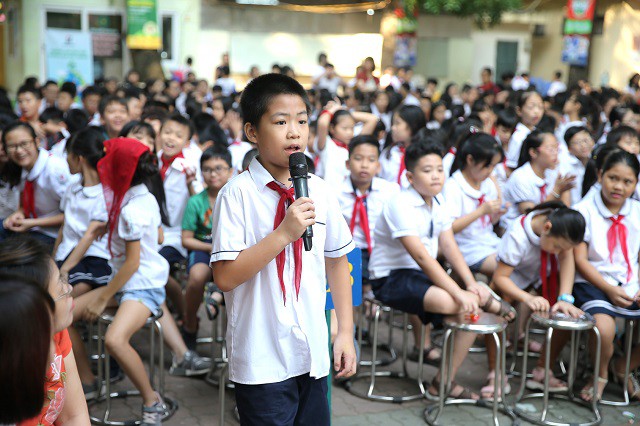 Hơn 9.000 học sinh Hà Nội bắt đầu thói quen phân loại rác tại nguồn - Ảnh 4.