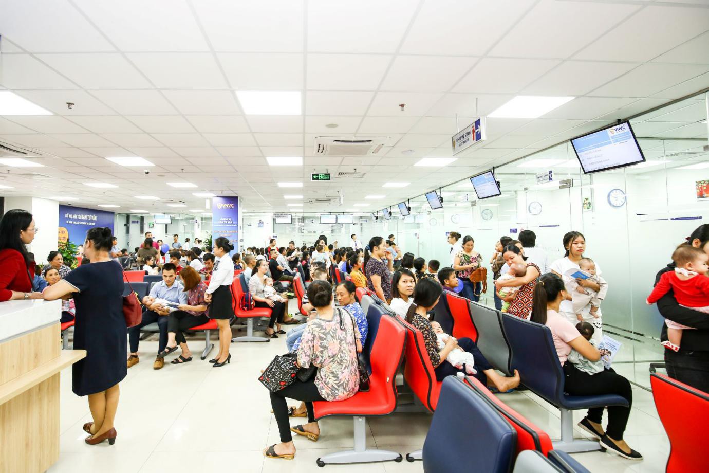 Ấn tượng với trải nghiệm tiêm chủng 5 sao tại VNVC Phú Thọ - Ảnh 2. Ấn tượng với trải nghiệm tiêm chủng 5 sao tại VNVC Phú Thọ - Ảnh 2.