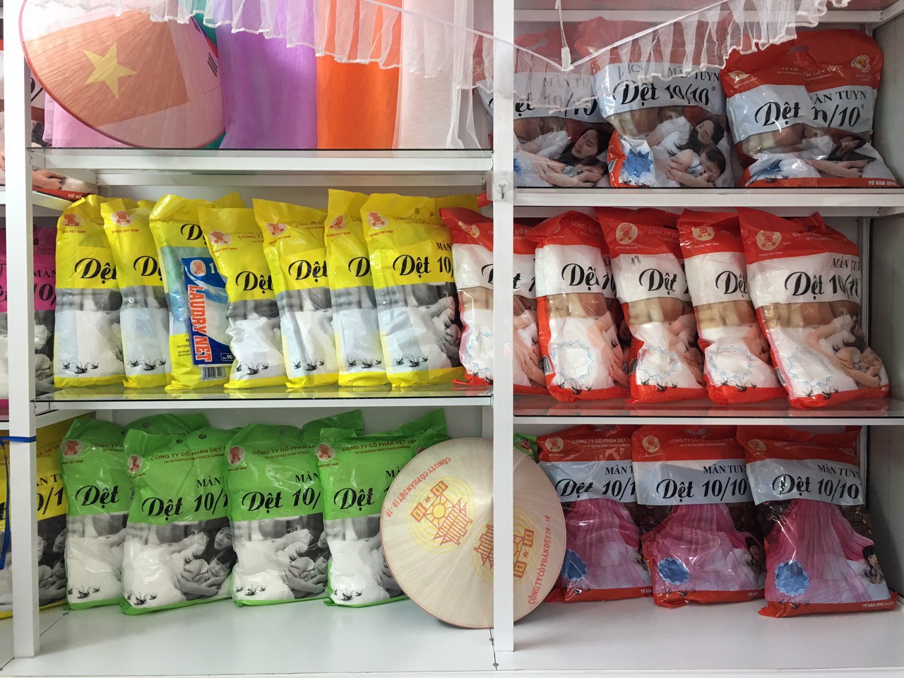 Màn tuyn Dệt 10/10 – 45 năm tiêu dùng để thấu hiểu - Ảnh 1.
