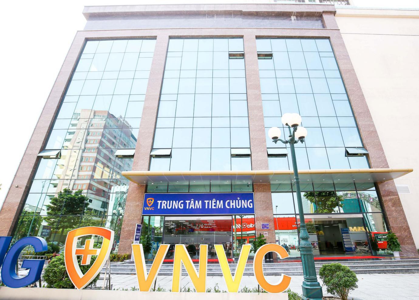 Ấn tượng với trải nghiệm tiêm chủng 5 sao tại VNVC Phú Thọ - Ảnh 4. Ấn tượng với trải nghiệm tiêm chủng 5 sao tại VNVC Phú Thọ - Ảnh 4.