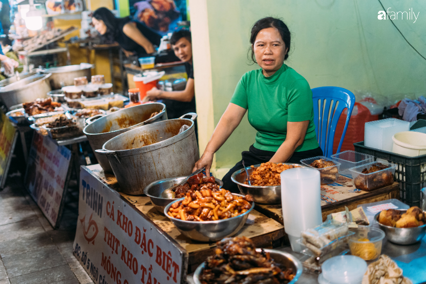 Qu&aacute;n c&aacute; kho nức tiếng, kh&aacute;ch mua v&agrave;i triệu một l&uacute;c l&agrave; b&igrave;nh thường ở phố H&agrave;ng B&egrave; v&agrave; chuyện giờ mới bật m&iacute; ph&iacute;a sau c&aacute;i tiếng &ldquo;b&aacute;n c&aacute; m&agrave; ki&ecirc;u&rdquo; - Ảnh 2.