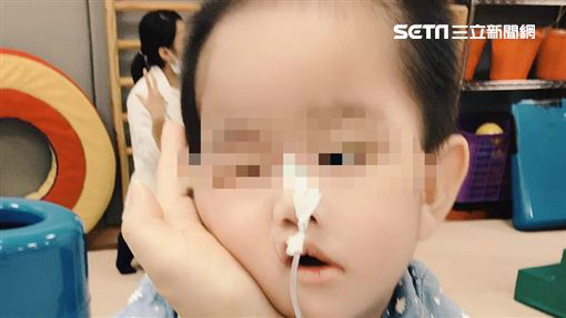 Bé gái 1 tuổi bị liệt suốt đời khi bị một bảo mẫu bạo hành vì cô bé khóc không ngừng - Ảnh 3.