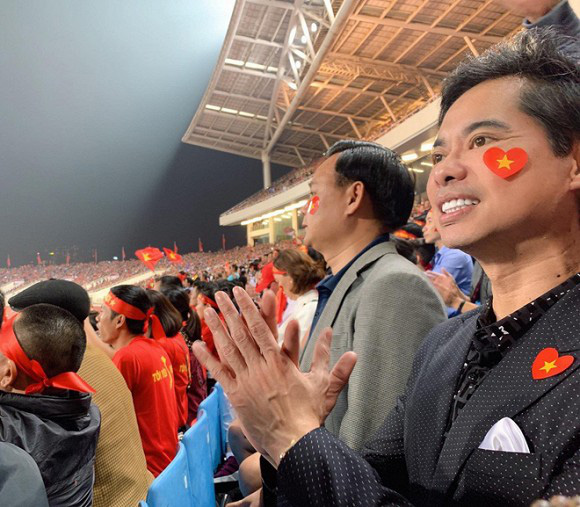 Dàn sao Việt phấn khích trước chiến thắng của đội tuyển Việt Nam ở vòng loại World Cup 2022: Người cập nhật từng phút, người ra tận Mỹ Đình &quot;truyền lửa&quot; - Ảnh 8.
