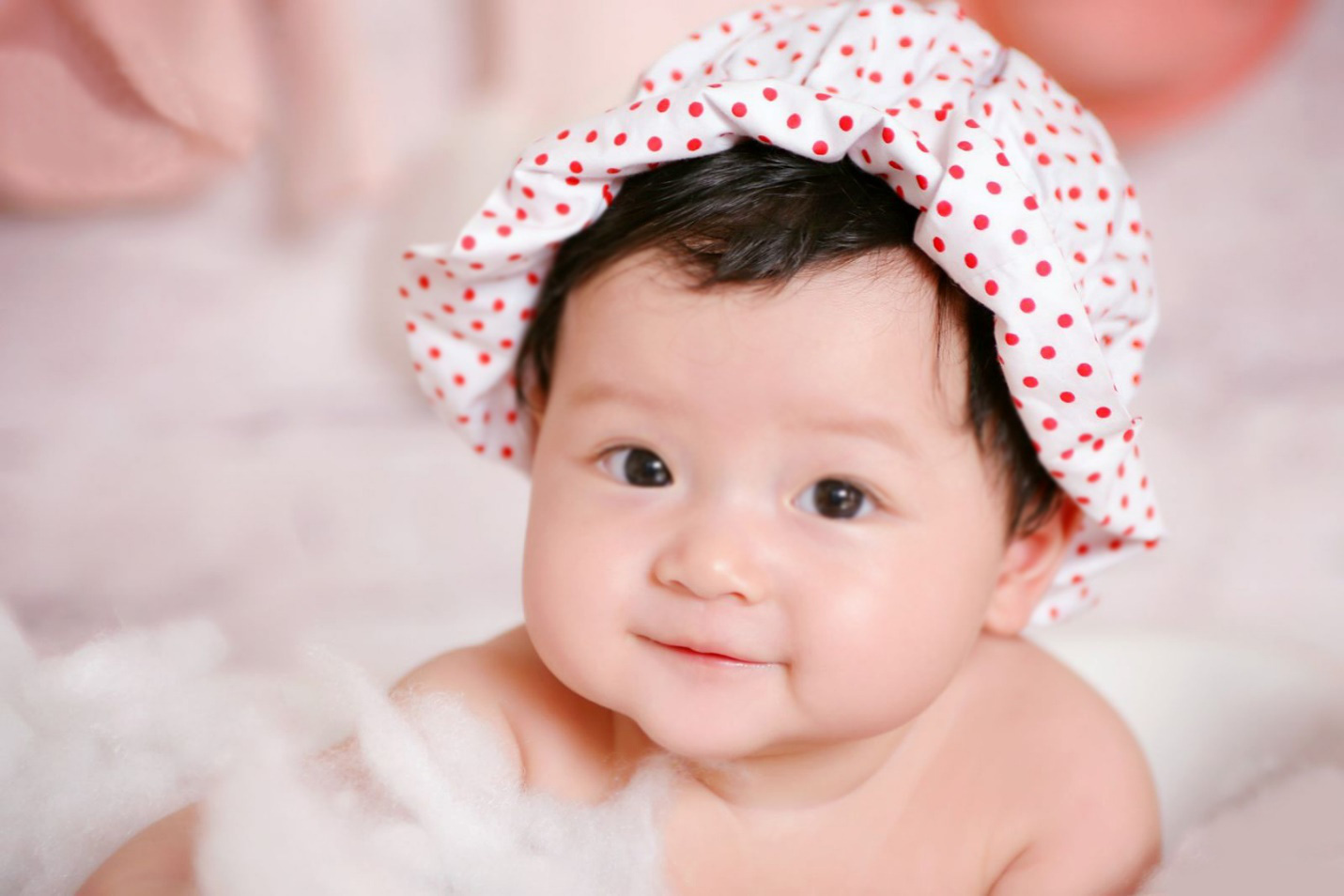 Chẳng cần ghen tị với con vì môi mẹ nay cũng có thể mềm xinh như bé - Ảnh 2. Chẳng cần ghen tị với con vì môi mẹ nay cũng có thể mềm xinh như bé - Ảnh 2.