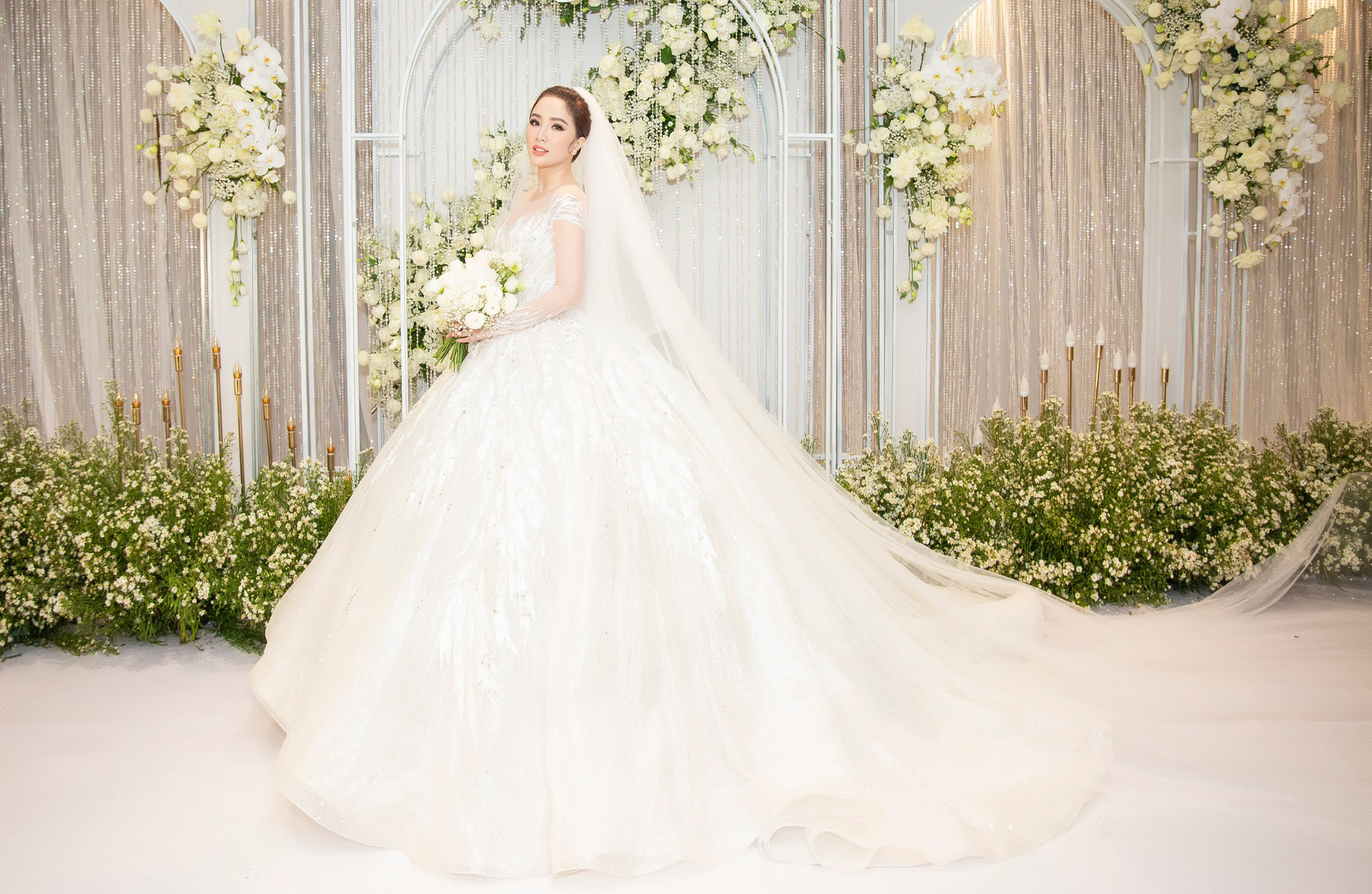 Đám cưới Ngô Thanh Vân Nam Trung gây chú ý khi mặc váy làm phù dâu  Báo  Dân trí
