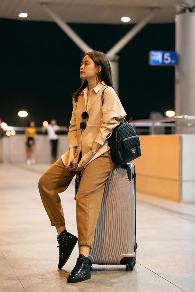 Street style sao Việt: Phạm Quỳnh Anh ăn vận như teen girl, HH Thu Thảo lại diện váy thùng thình cứ như bầu bí lần 2 rồi - Ảnh 16.