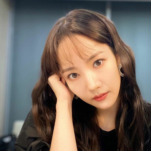 Với nhan sắc đỉnh cao thế này, chẳng trách vì sao &quot;tình cũ Lee Min Ho&quot; Park Min Young lại được công nhận là &quot;siêu phẩm thẩm mỹ&quot; - Ảnh 4.