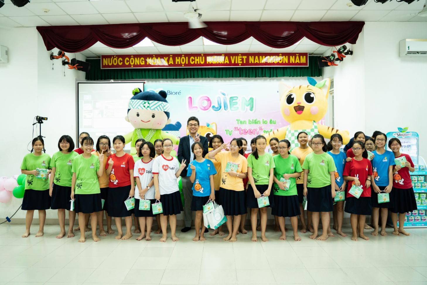 H&agrave;ng ngh&igrave;n học sinh h&agrave;o hứng tham gia chương tr&igrave;nh &ldquo;Tan biến lo &acirc;u, tự &ldquo;teen&rdquo; tỏa s&aacute;ng&rdquo; - Ảnh 3.