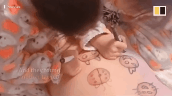 Trầm trò với trí tưởng tưởng không giới hạn của lũ trẻ: Những vết giác hơi "xấu xí" bỗng trở nên đáng yêu dưới bàn tay của 2 bé gái - Ảnh 3. Trầm trò với trí tưởng tưởng không giới hạn của lũ trẻ: Những vết giác hơi "xấu xí" bỗng trở nên đáng yêu dưới bàn tay của 2 bé gái - Ảnh 3.