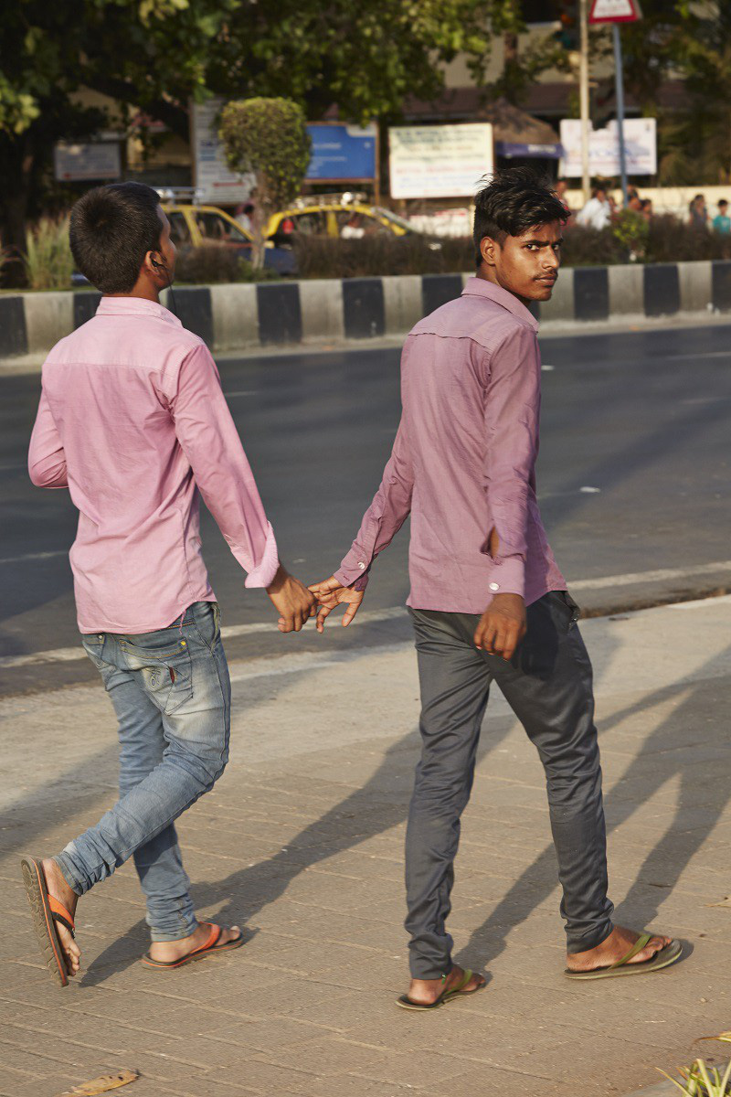 Nắm tay nhau mỗi khi ra đường: Nét văn hóa kỳ lạ nhưng thú vị giữa những anh đàn ông Ấn Độ - Ảnh 9.