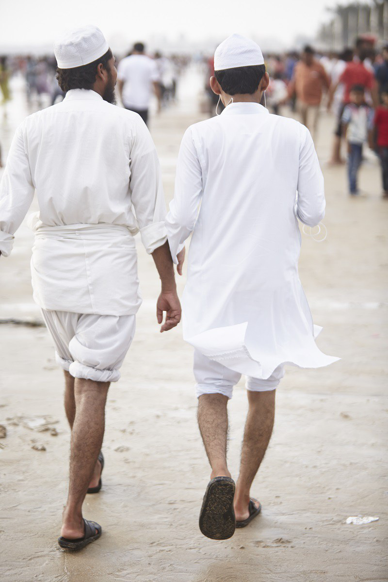 Nắm tay nhau mỗi khi ra đường: Nét văn hóa kỳ lạ nhưng thú vị giữa những anh đàn ông Ấn Độ - Ảnh 14.
