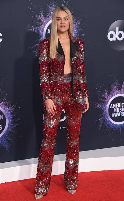 Thảm đỏ American Music Awards 2019: Selena Gomez tái xuất với vòng 1 căng đầy chặt chém dàn mỹ nhân Hollywood - Ảnh 21.