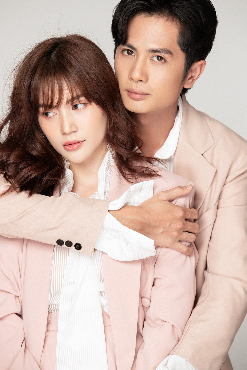 Sĩ Thanh và Huỳnh Phương tình tứ khoe bộ ảnh đậm chất thơ Hàn Quốc và cách để "giữ lửa" tình yêu - Ảnh 2. Sĩ Thanh và Huỳnh Phương tình tứ khoe bộ ảnh đậm chất thơ Hàn Quốc và cách để "giữ lửa" tình yêu - Ảnh 2.