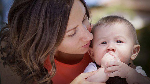 Các mẹ sẽ bất ngờ khi biết giọng nói của mình có thể định hình bộ não đang phát triển của bé  - Ảnh 3.