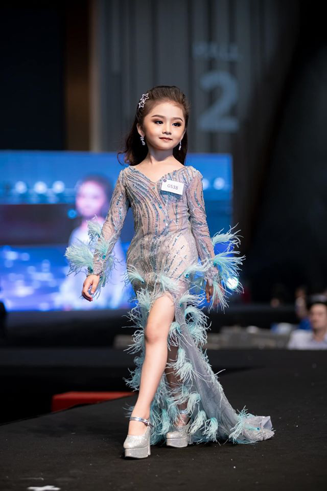 Cô bé gây sốt MXH ngày nào đã đăng quang Hoa hậu nhí Thái Lan, nhan sắc lẫn thần thái không chê vào đâu được - Ảnh 4.