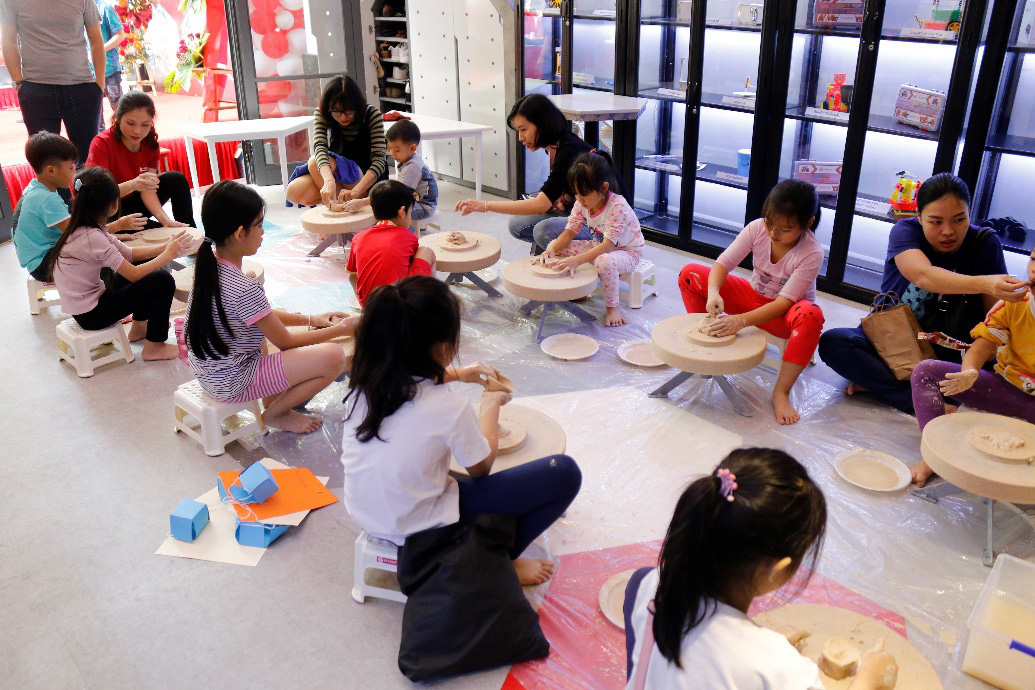 Tưng bừng khai trương trung tâm trải nghiệm STEAM tiêu chuẩn quốc tế hàng đầu tại Việt Nam - Ảnh 4. Tưng bừng khai trương trung tâm trải nghiệm STEAM tiêu chuẩn quốc tế hàng đầu tại Việt Nam - Ảnh 4.