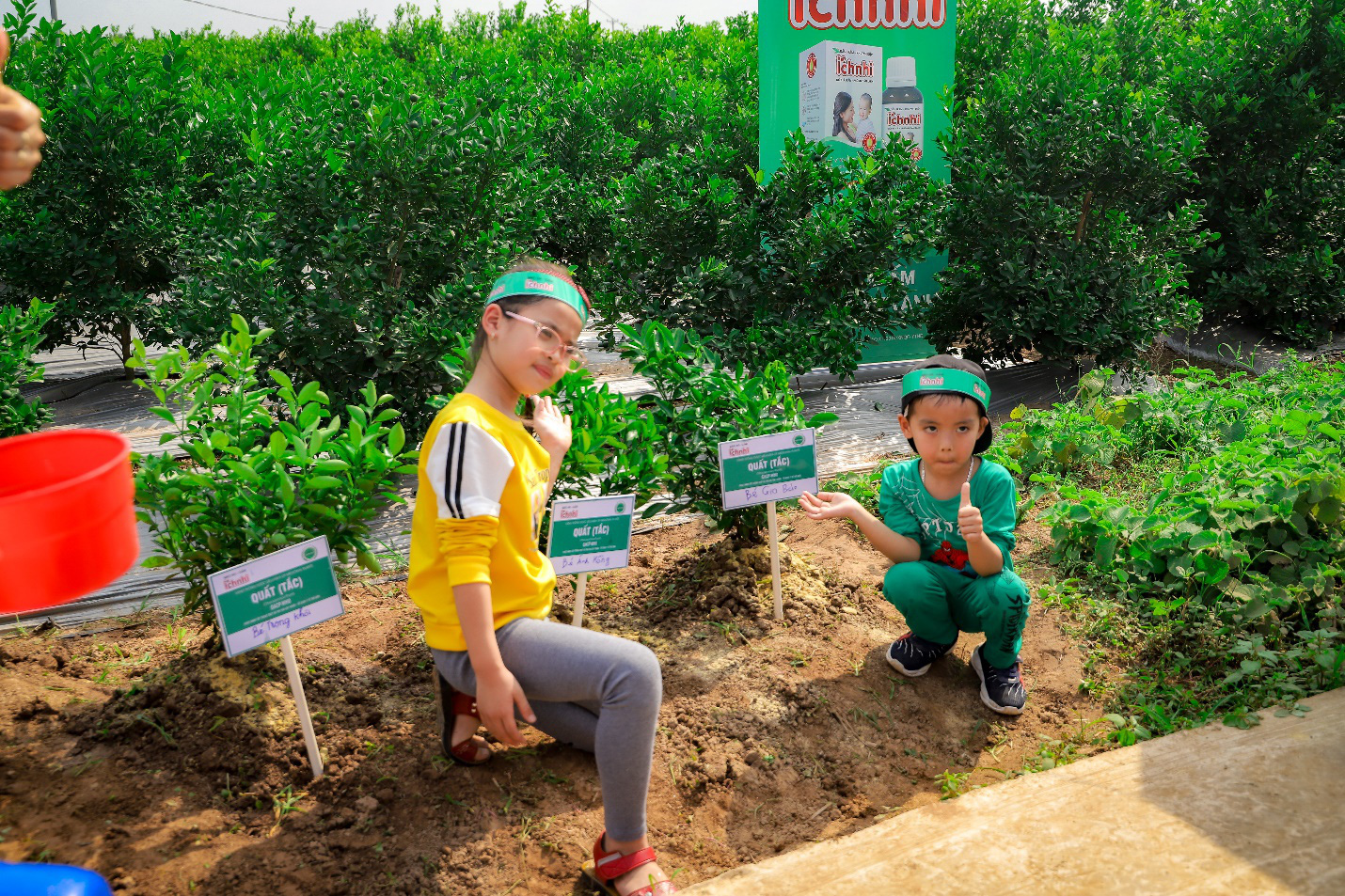 Khoảnh khắc dễ thương của c&aacute;c b&eacute; trong H&agrave;nh tr&igrave;nh về v&ugrave;ng dược liệu đạt chuẩn quốc tế - Ảnh 5.
