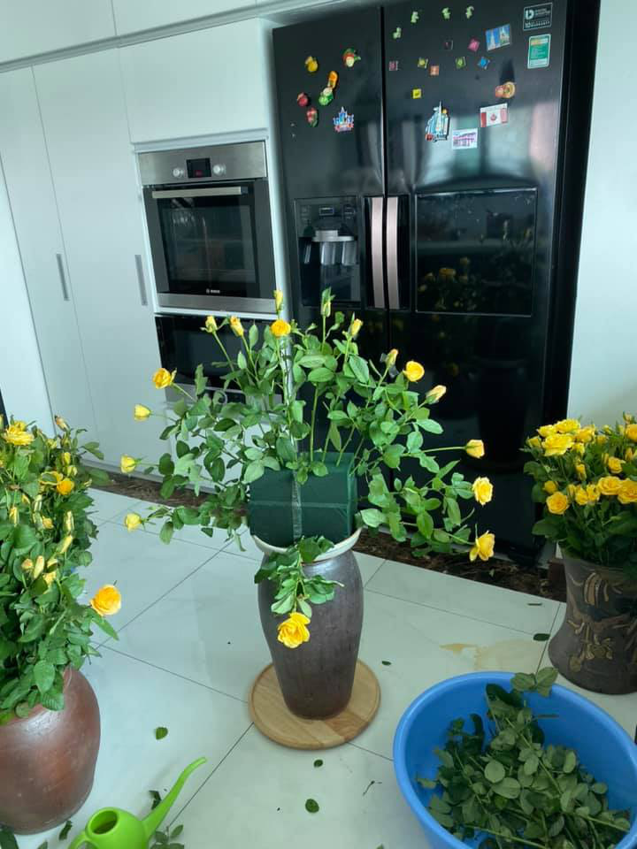 Từ A-Z cách cắm hoa dáng tròn đẹp như mơ cực dễ dàng - Ảnh 18. Từ A-Z cách cắm hoa dáng tròn đẹp như mơ cực dễ dàng - Ảnh 18.