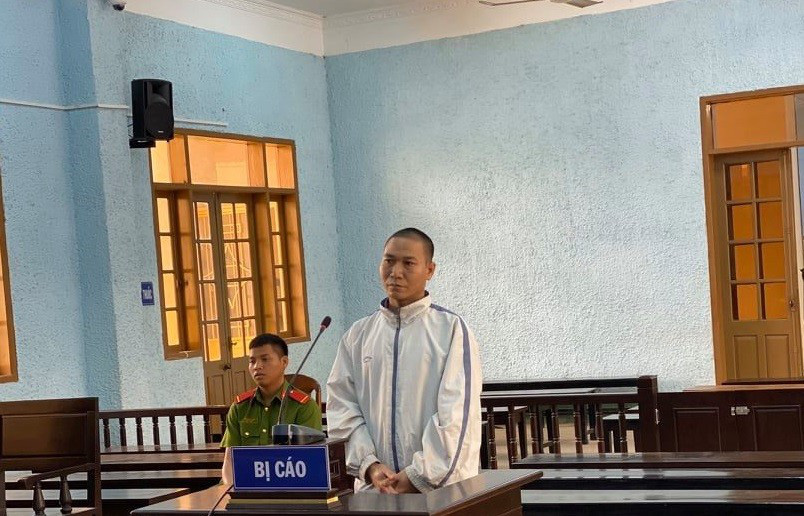 Người cha đồi bại 8 lần dùng vũ lực hiếp dâm con gái ruột hầu tòa - Ảnh 1. Người cha đồi bại 8 lần dùng vũ lực hiếp dâm con gái ruột hầu tòa - Ảnh 1.