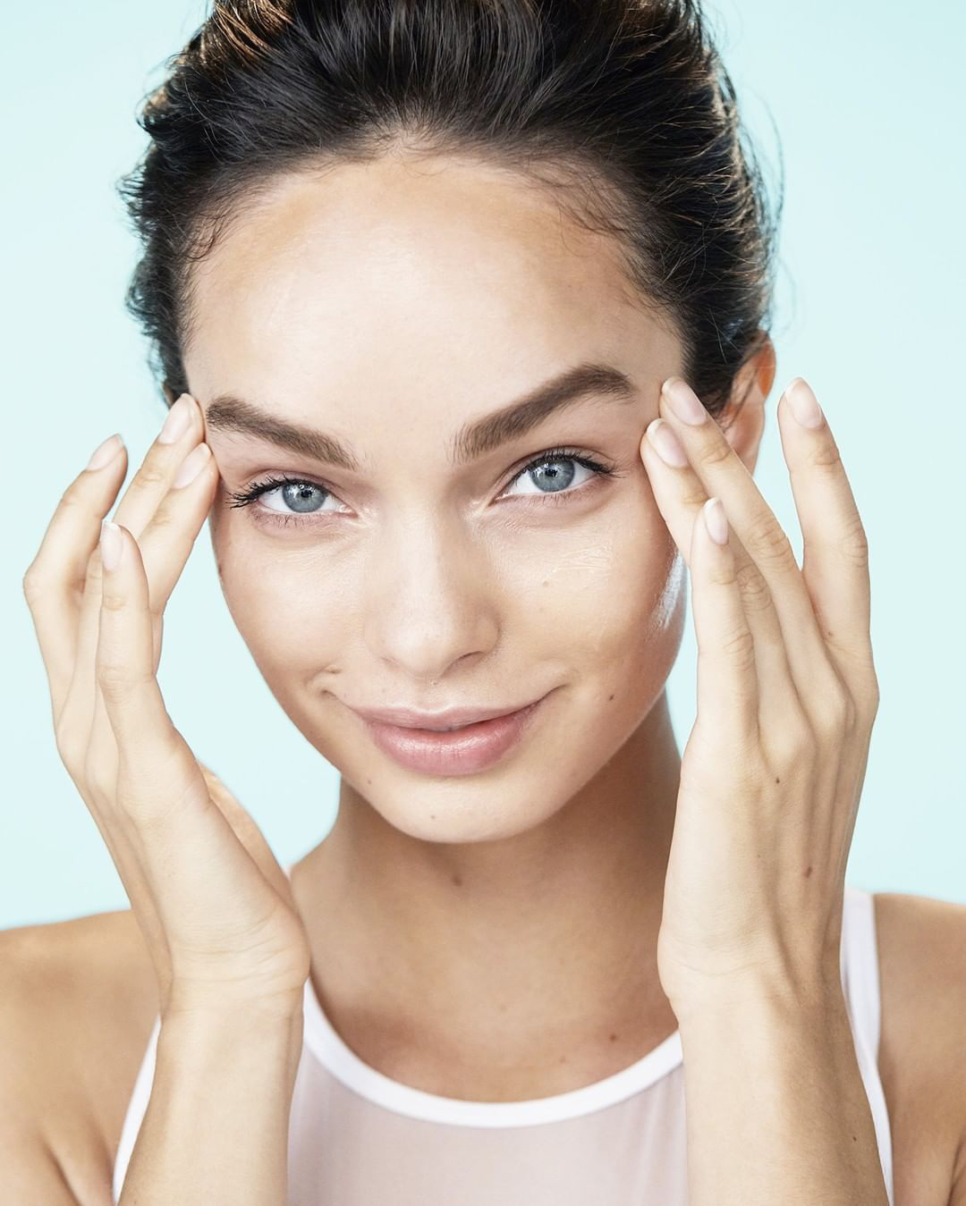 Chăm da tối giản mà hiệu quả bằng Essence như phụ nữ Pháp - Ảnh 1.