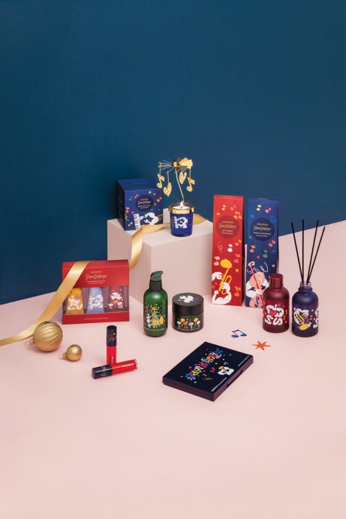 Lộ diện những món mỹ phẩm innisfree cưng “muốn xỉu” dành riêng cho mùa Giáng sinh - Ảnh 1. Lộ diện những món mỹ phẩm innisfree cưng “muốn xỉu” dành riêng cho mùa Giáng sinh - Ảnh 1.